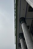 乌鲁木齐红山邮政大楼正门立柱的柱头