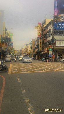 File:里港市街(中山路).jpg