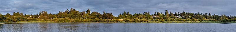 File:120 degrees panorama of Swan Lake, Saanich, British Columbia, Canada.jpg