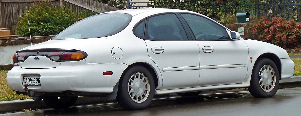 File:1996 Ford Taurus (DP) Ghia sedan (2010-07-05) 02.jpg - Wikimedia Commo...