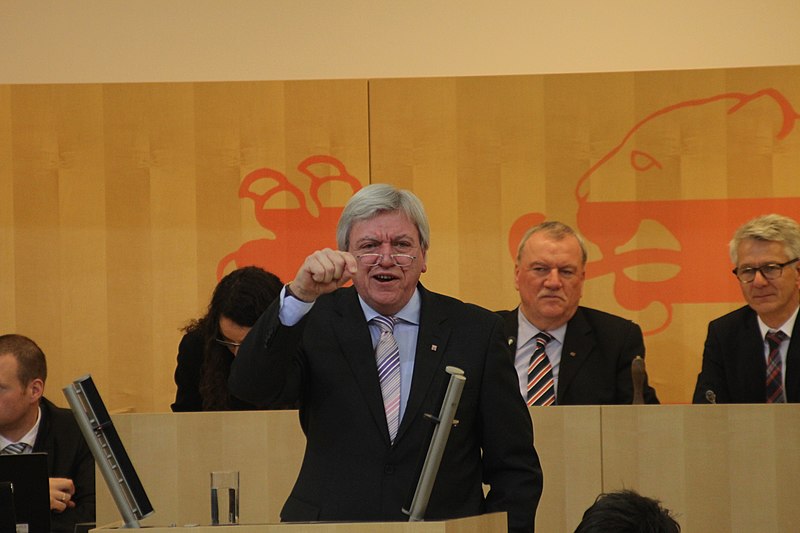 File:2013-02-28 - Volker Bouffier - Landtag - 3662.JPG