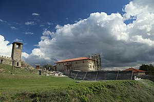 À l'intérieur du complexe du château