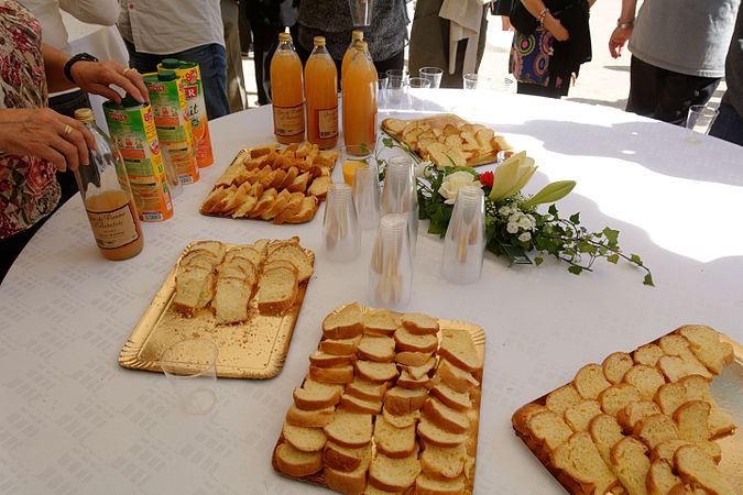 Une des tables du pot de l'amitié.