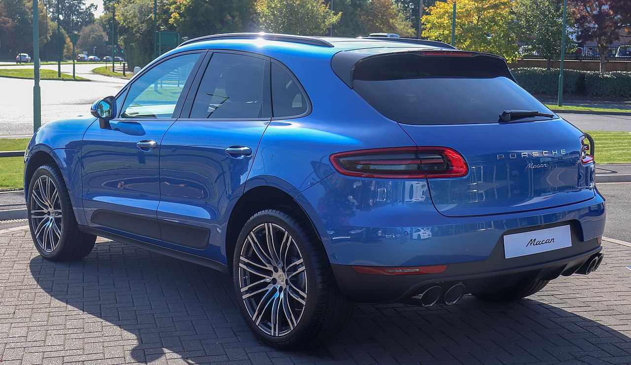 Image of 2018 Porsche Macan 2.0 Rear