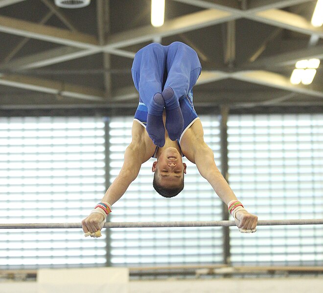 File:2019-05-25 Budapest Cup age group I all-around competition horizontal bar (Martin Rulsch) 070.jpg