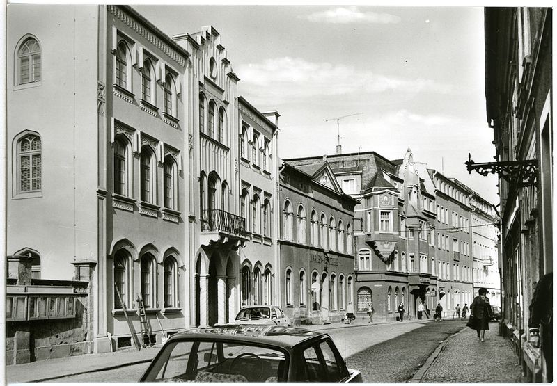 File:30469-Sebnitz-1984-Thälmannstraße-Brück & Sohn Kunstverlag.jpg