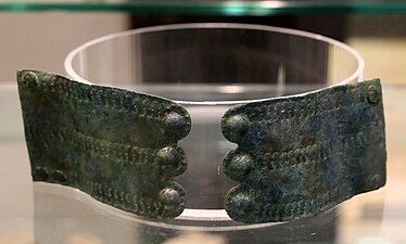Boucle de ceinture en bronze provenant de la tombe de La Malpensata.