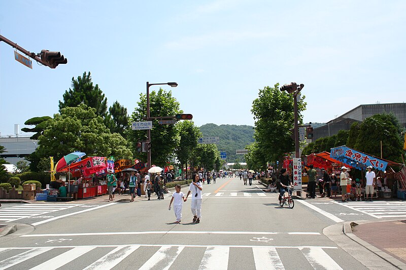 File:Aioi Peron Matsuri July09 012.jpg