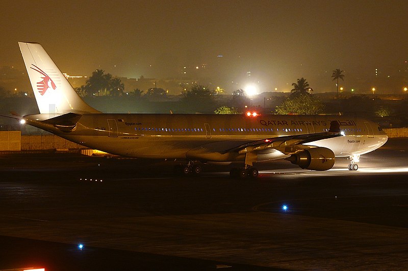 File:Airbus A330-303, Qatar Airways JP6512615.jpg