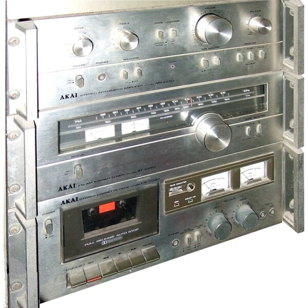 File:Akai component stereo system, 1979 (edited, white background).jpg