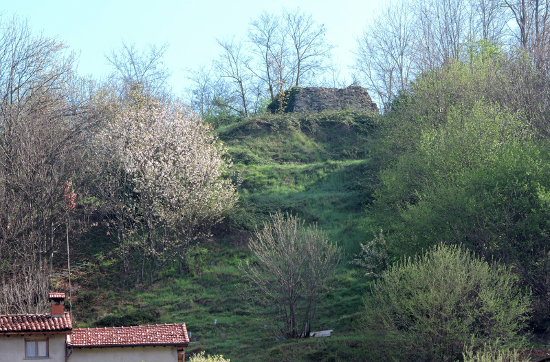 File:Altare ruderi castello.png