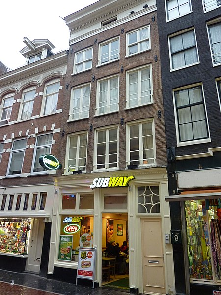 File:Amsterdam - Nieuwendijk 10.JPG