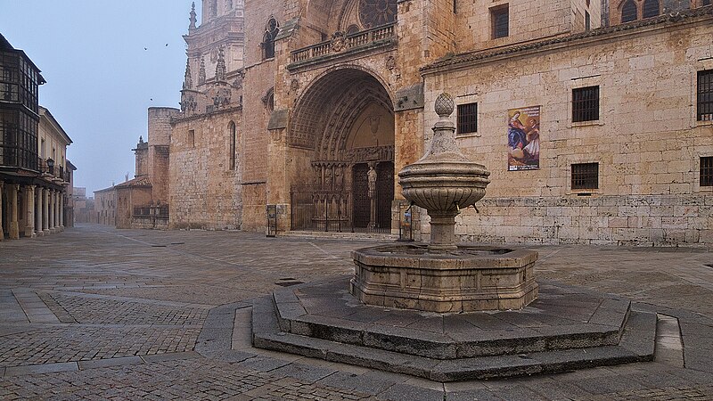 File:Antigua Plaza Mayor de El Burgo de Osma.jpg