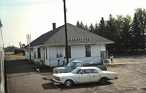 Arrowhead at Sandstone station, August 1976.jpg