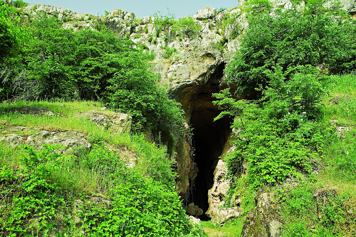 Azokh Cave3.jpg