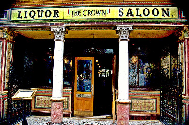 File:Belfast City Centre - The Crown Liquor Saloon - Front Entrance - geograph.org.uk - 3703496.jpg