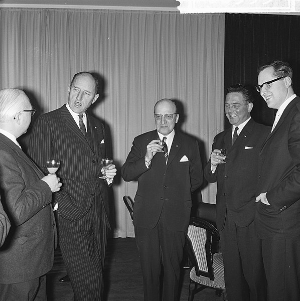 File:Belgische premier bij minister Marijnen op bezoek, Luns Lefevre, Marijnen, Bestanddeelnr 916-0553.jpg