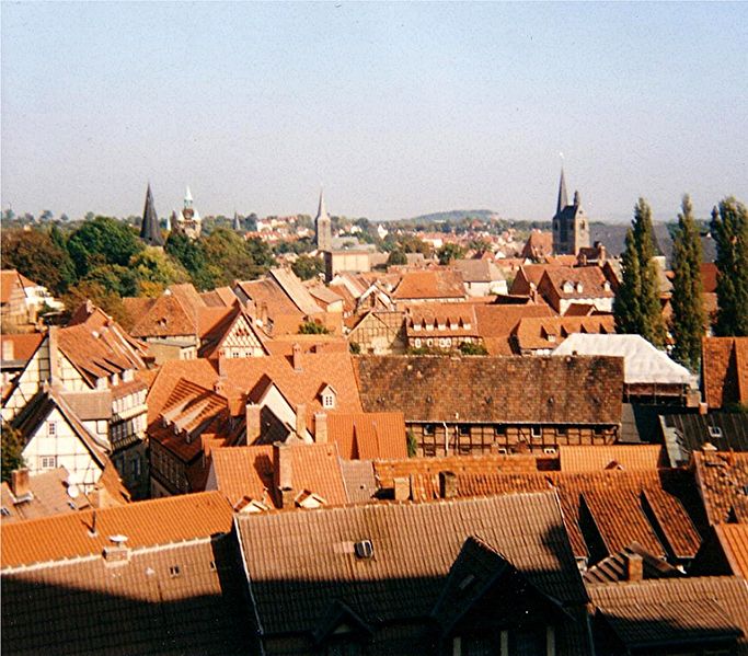 File:Blick auf Quedlinburg.jpg