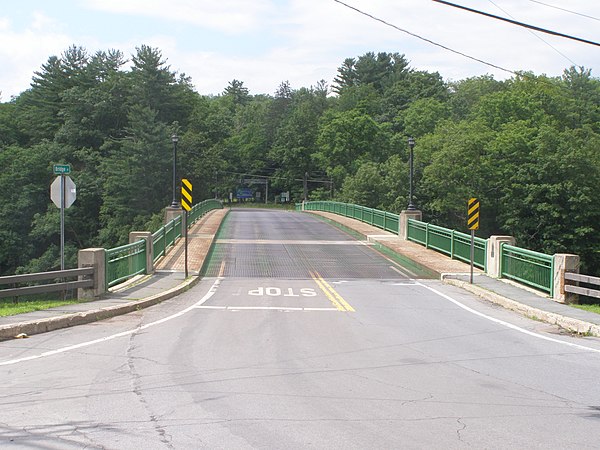 The Narrowsburg–Darbytown Bridge, the western terminus of NY 52