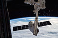 Dragon uchwycony przez Canadarm2