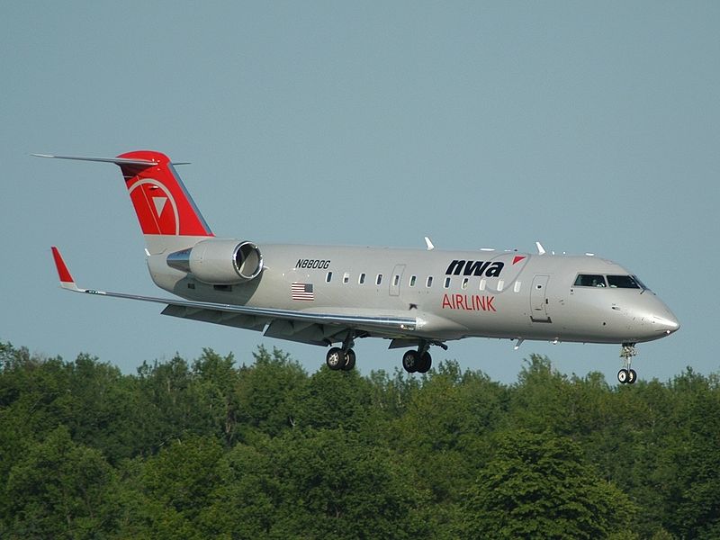 File:Canadair CL-600-2B19 Regional Jet CRJ-440, NWA Airlink (Pinnacle Airlines) AN0371677.jpg