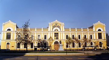 Soubor:Casa_Central_de_la_Universidad_de_Chile.jpg