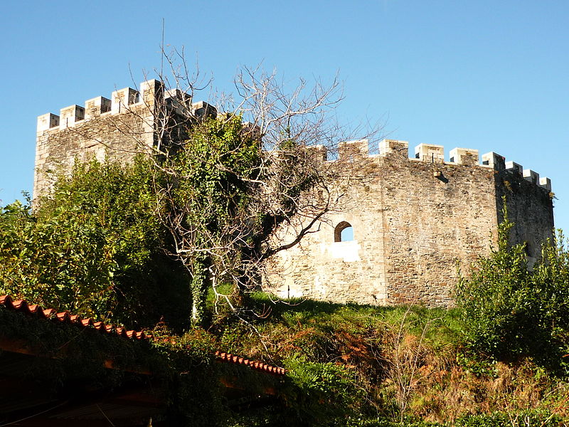 File:Castelo de Moeche 2.jpg