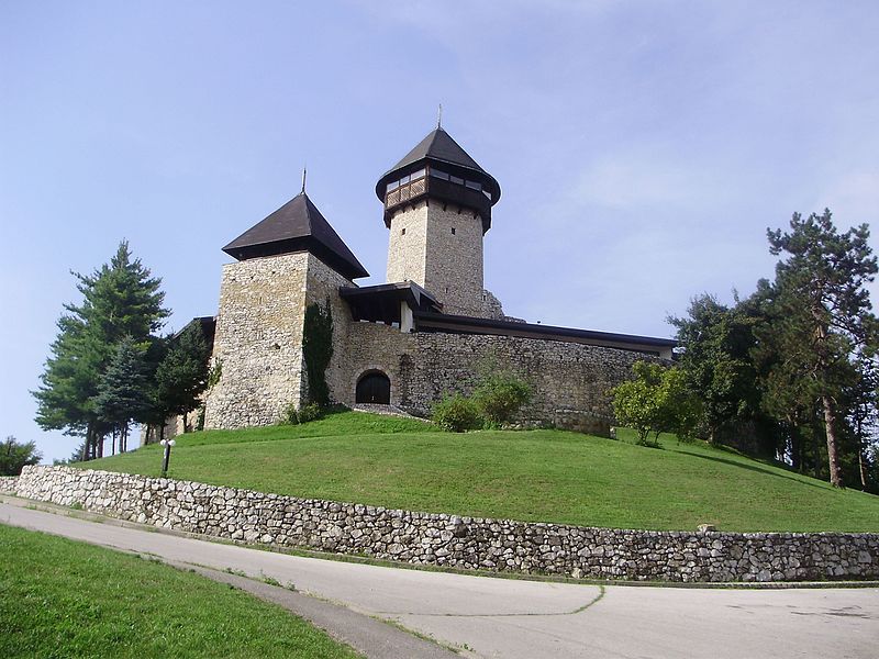 File:Castle Velika Kladuša (6).JPG