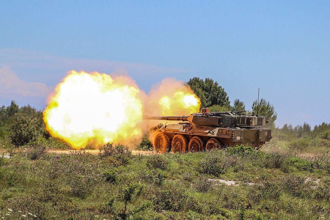 B1 Centauro blindato gommato 1280px-Cavalry_Regiment_%22Lancieri_di_Montebello%22_%288%C2%B0%29_Centauro_tank_destroyer