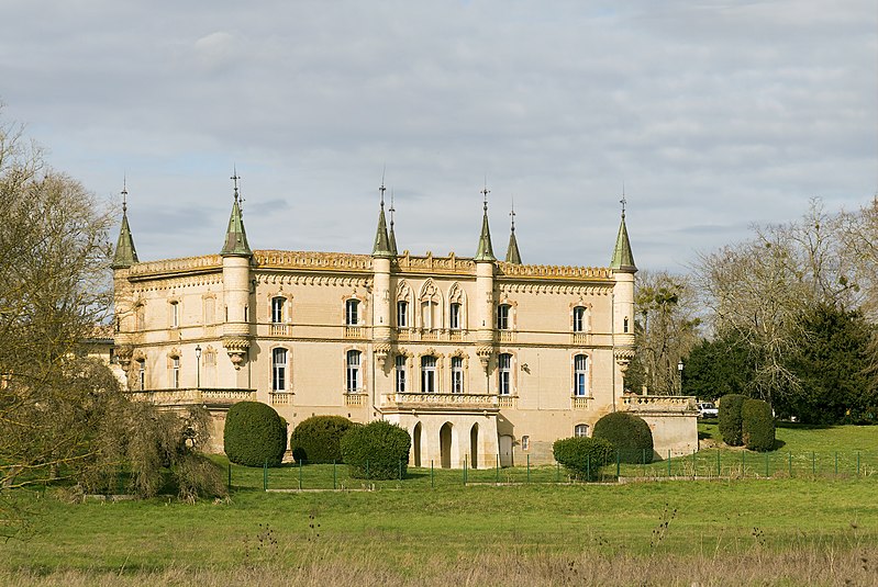 File:Château de Launaguet - Façade Sud-Est.jpg