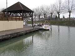 Canal de Briare à Châtillon-Coligny, la halte nautique. category:Châtillon-Coligny