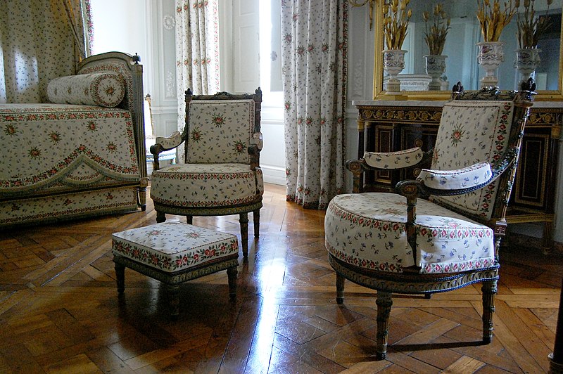 File:Chambre de Marie-Antoinette - Petit Trianon.jpg