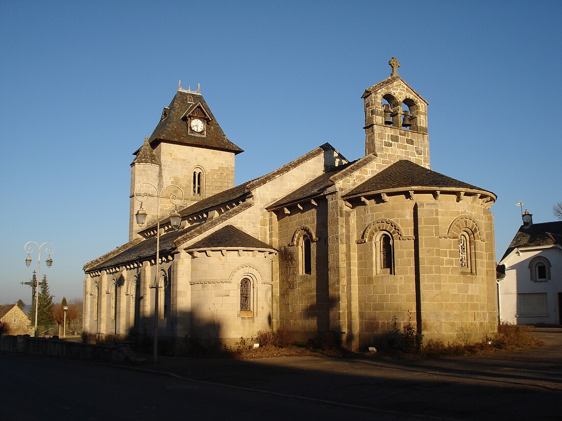 File:Champagnac Eglise.JPG