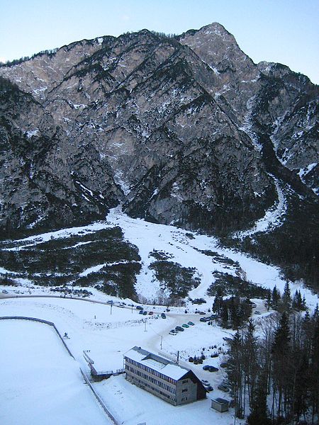 File:Ciprnik-Planica.JPG