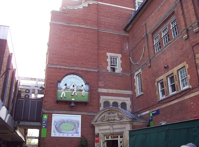 File:Clock outside the Pavilion at the Oval.JPG