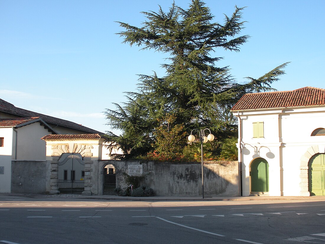 File:Corno di Rosazzo Piazza24maggio.jpeg