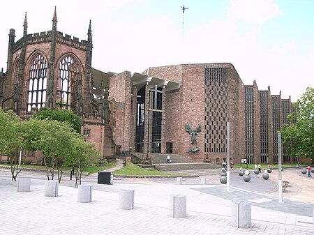 Fail:Coventry_Cathedral_-old_and_new-5July2008.jpg