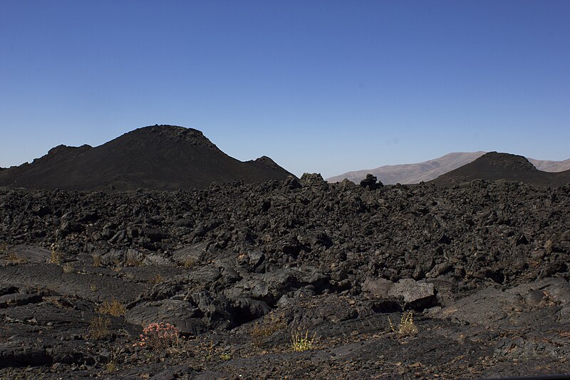 File:Craters of the Moon 01.jpg