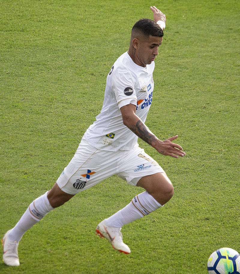 Paraguay midfielder Gonzalez joins Dynamo Kiev from FC Basel