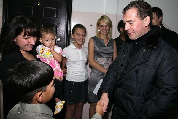 Russian President Dmitry Medvedev met local residents in Yuzhno-Kurilsk, 1 November 2010