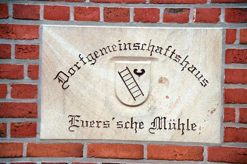 File:Dorfgemeinschaftshaus Everssche Muehle Schale Stone.jpg