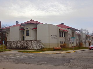 <span class="mw-page-title-main">Dwight Foster Public Library</span> American public library founded 1892