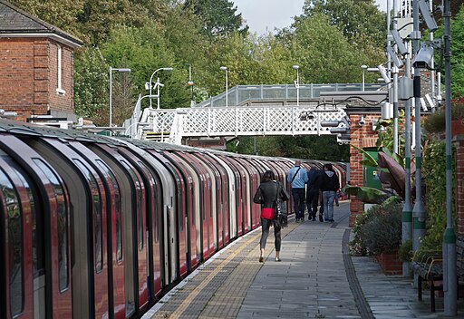 Epping tube station MMB 01 1992 Stock