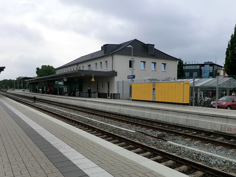 File:Euskirchen Bahnhof (Hauptgebäude).jpg