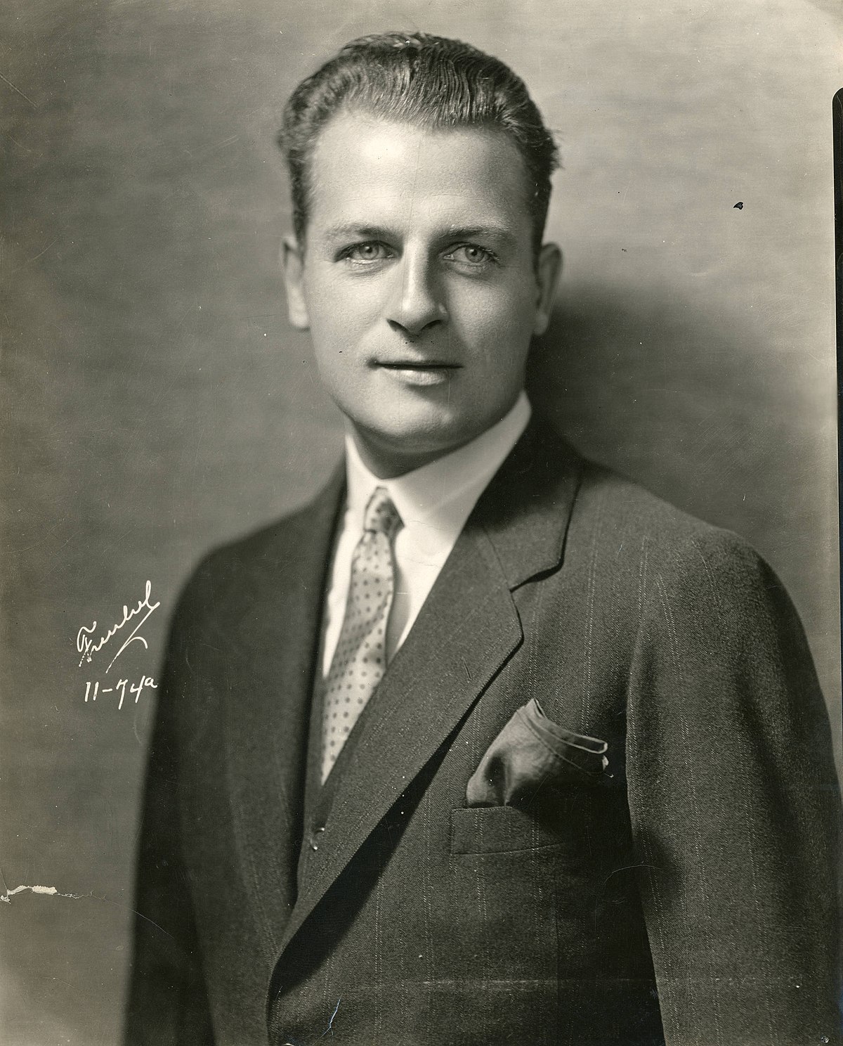 File:Reginald Denny, silent film actor (SAYRE 23197).jpg - Wikimedia Commons