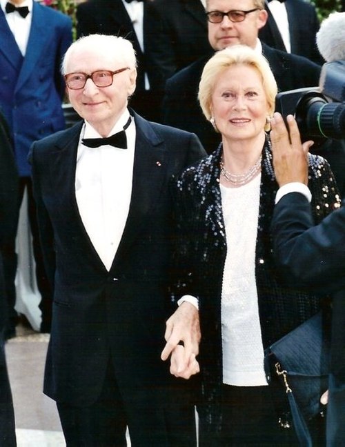 Oury with spouse Michèle Morgan at the Cannes Film Festival, 2001