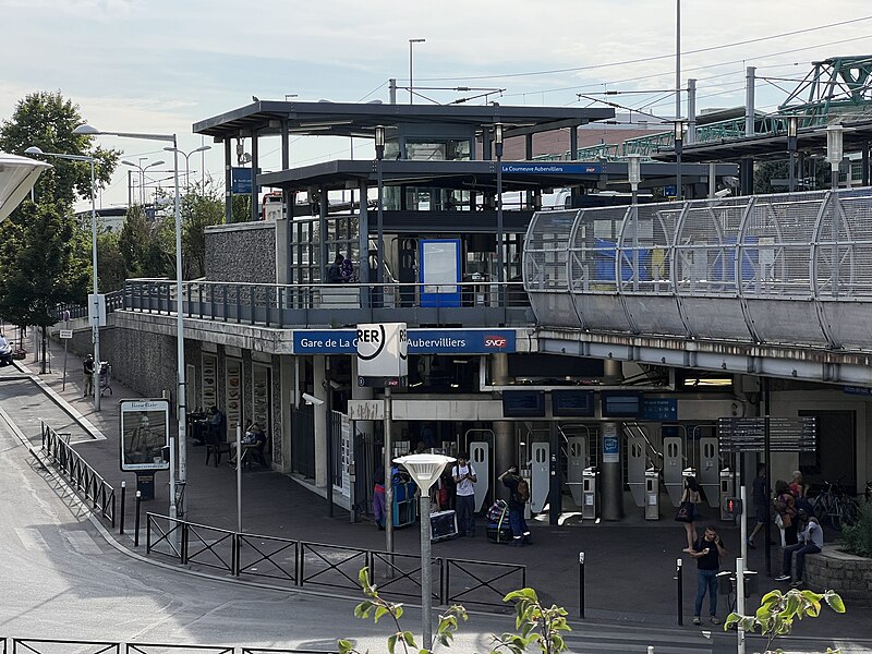 File:Gare Courneuve Aubervilliers - La Courneuve (FR93) - 2022-07-30 - 3.jpg