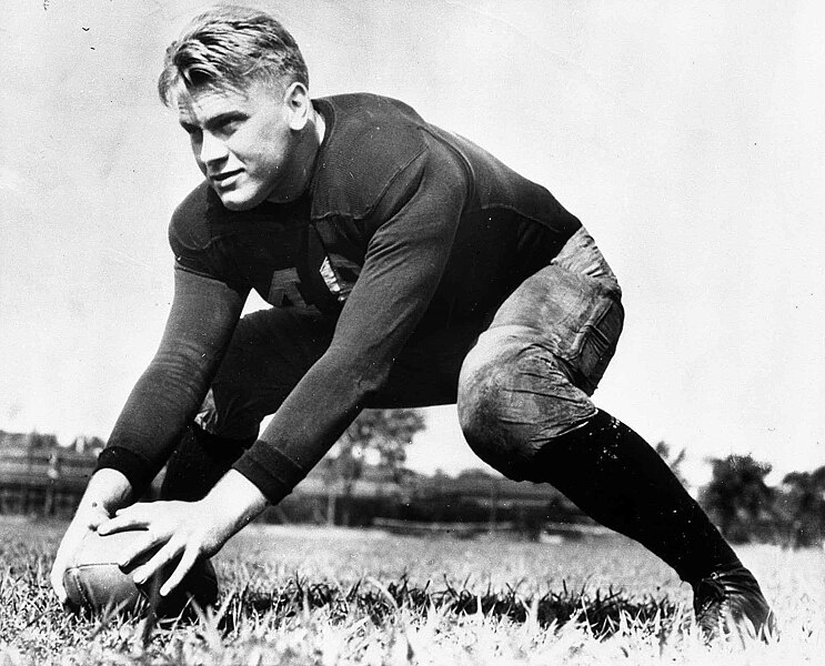 File:Gerald Ford on field at Univ of Mich, 1933.jpg