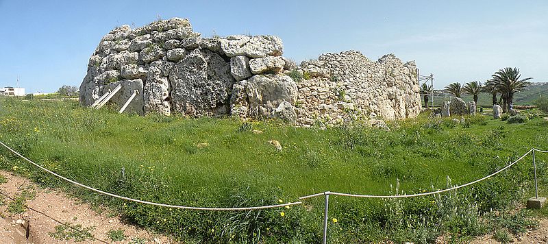 File:Ggantija Temples (04).jpg