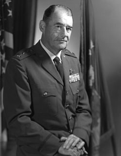 Harry E. Goldsworthy United States Air Force general (1914–2022)